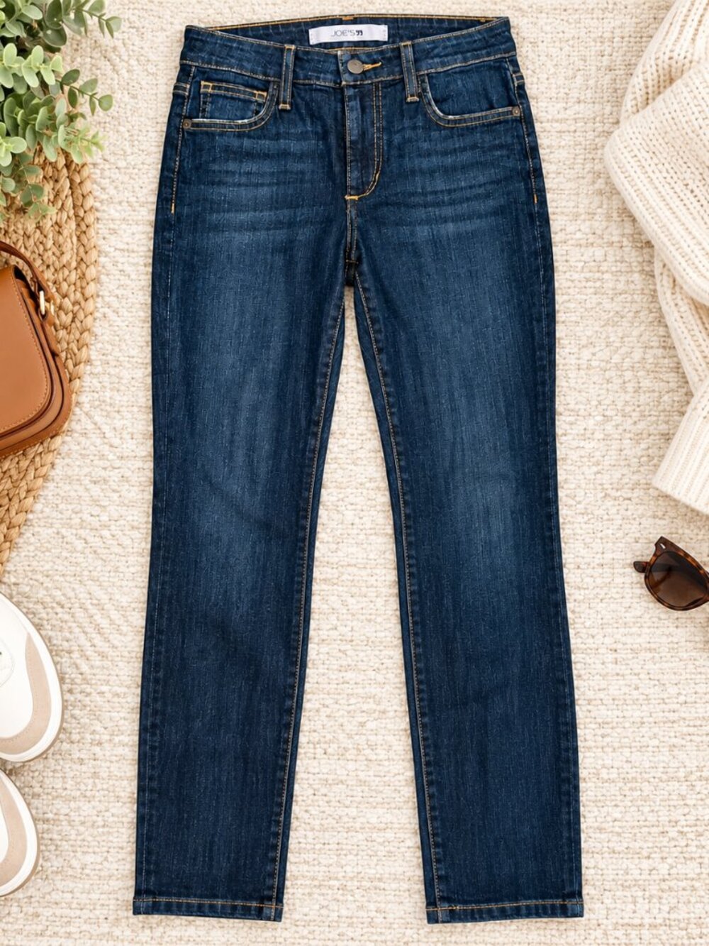 Joe's Jeans Women's Size 26 Dark Wash Slim Straight Leg Denim Jeans
